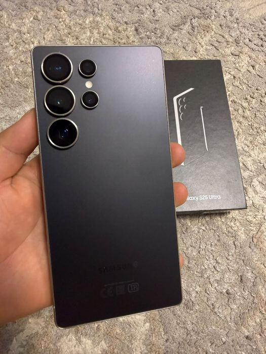 Продам самсунг S25Ultra