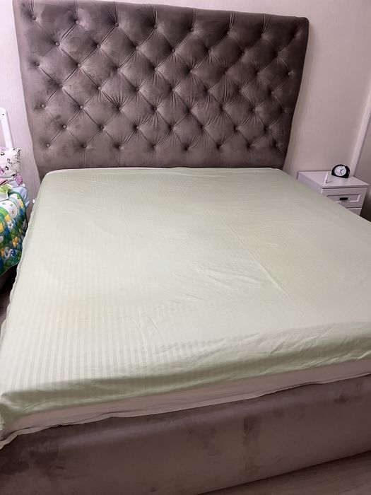 двухспальн кровать