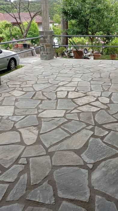 piatra naturala de munte si montaj