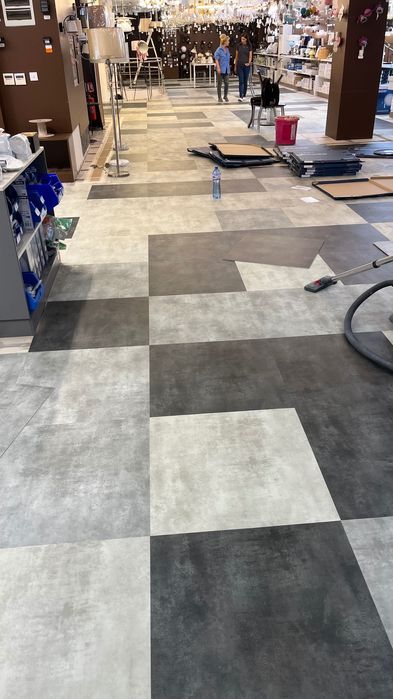 Монтаж на ролков мокет, мокетени плочи, ПВЦ настилка и балатуми