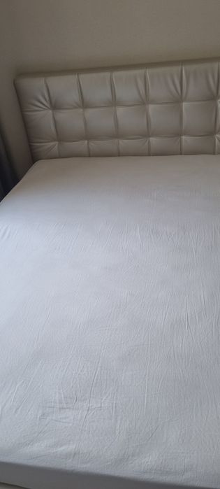 Кровать полутороспальная