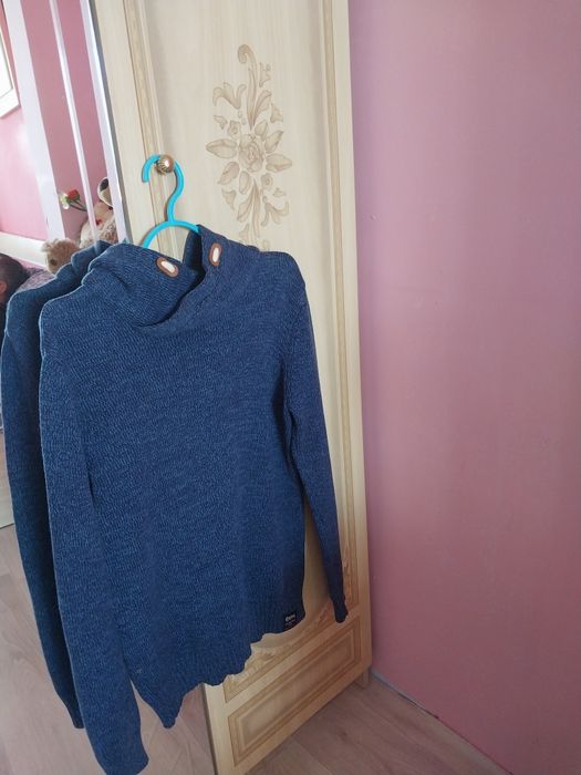 Продам свитер  на мальчика