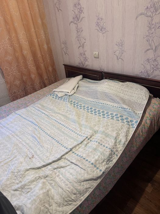 Отдам спальний гарнитур