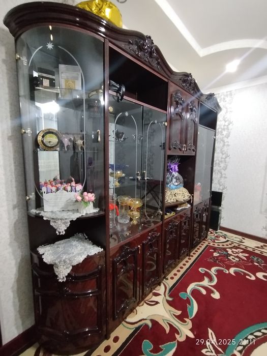 Сервант Б/У продается