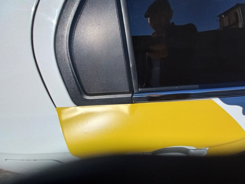 Магнитных наклейка на Яндекс