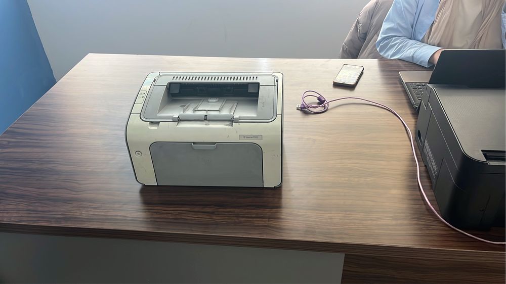 Продам принтер Hp 1102