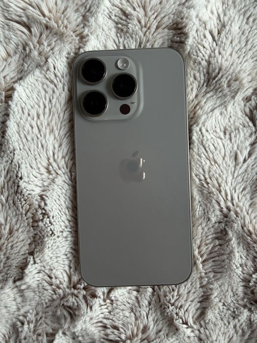 Iphone 15 pro запазен