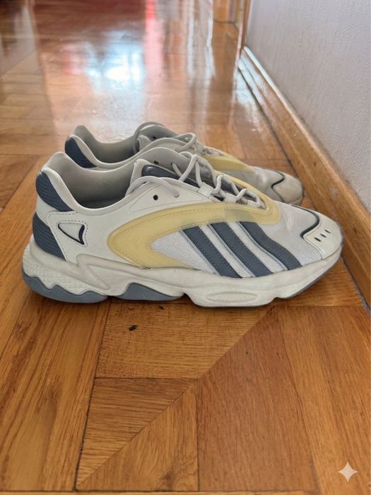 Adidas original Off-White & Gray Oztral Sneakers