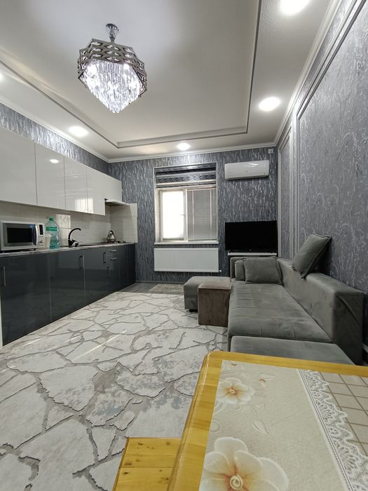 Фаргона Флагман супермаркет оркасида,Янги  квартира сотилади