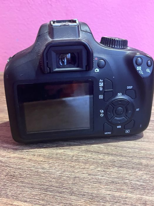 Canon EOS 4000D + обектив 18-55 mm