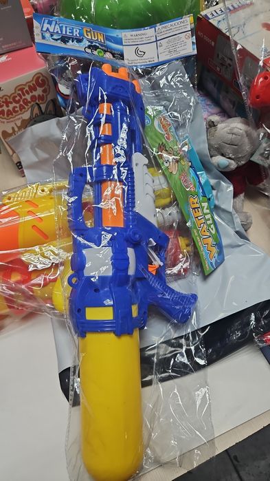 Водные пистолеты