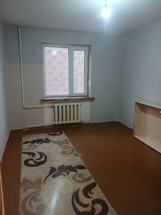 Сдам двух комнатную  квартиру.