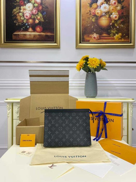 чанта Louis Vuitton Pochette Voyage