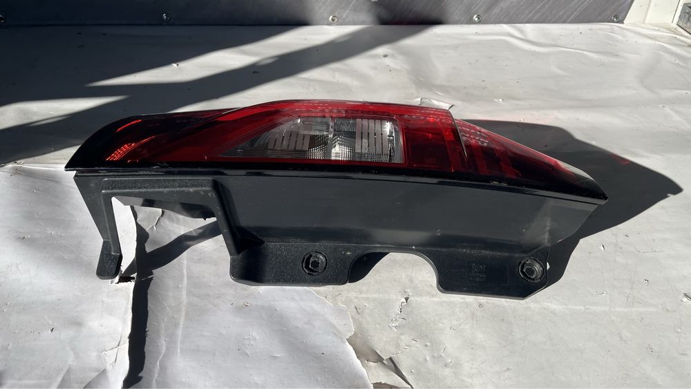 2 броя десен стоп Renault Kangoo 3 2020-