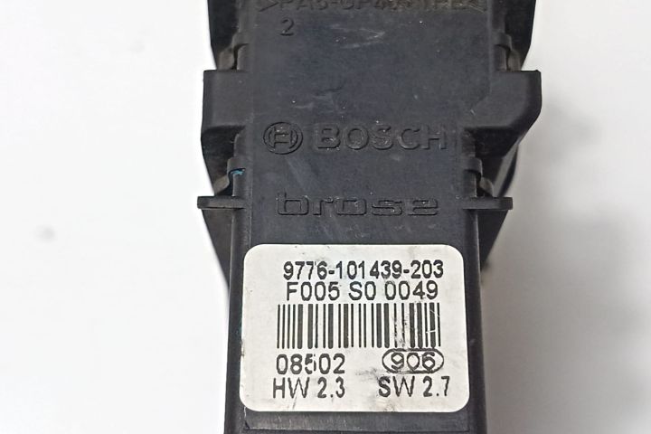 Motoras geam stanga spate  9776101439203 Volkswagen VW Golf a 4-a gen