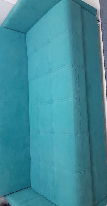 Продаю диван. Хорошый.