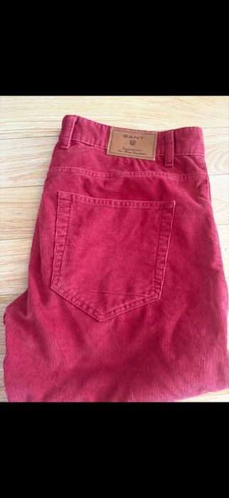 Vand pantaloni Gant