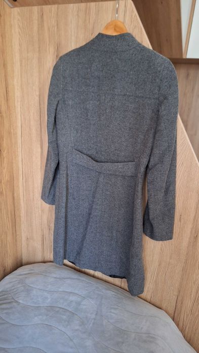 Дамско дълго палто на Andrews ladies.Р-р 42 (xs/s).Сиво. Използвано.
