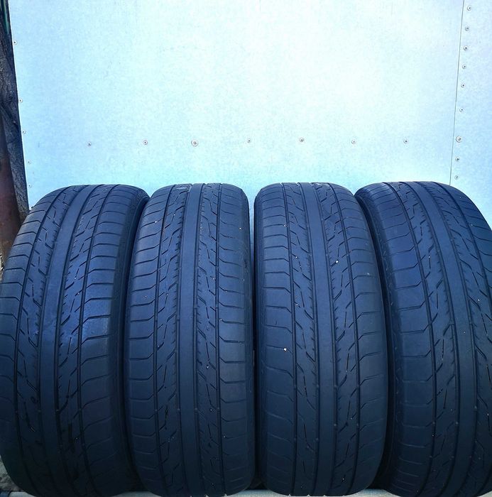 Продам шины TOYO 225/55/R17