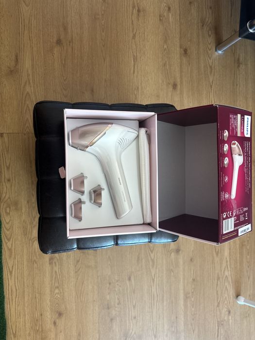 Lumea Seria 9900 Epilator IPL cu SenseIQ