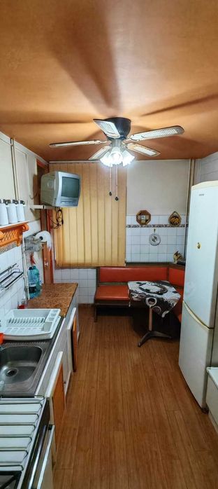 Apartament cu 3 camere Zona Malu Rosu
