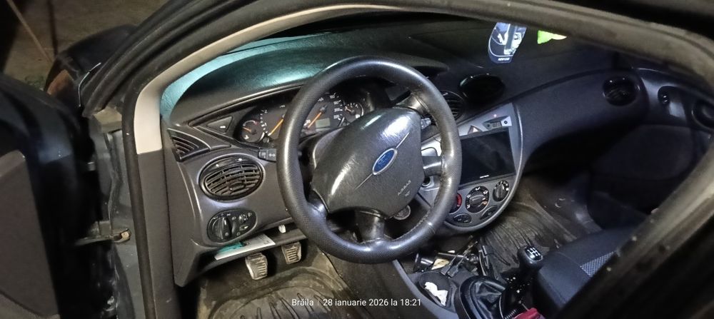 Vând Ford focus 1