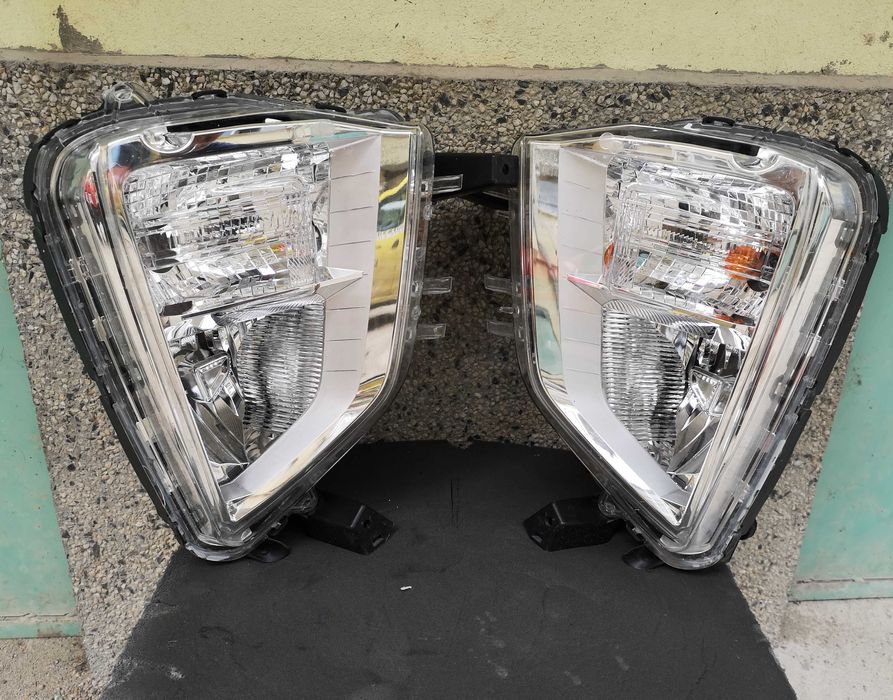 Оригинален халоген Ляв Десен  Mitsubishi Eclipse Cross