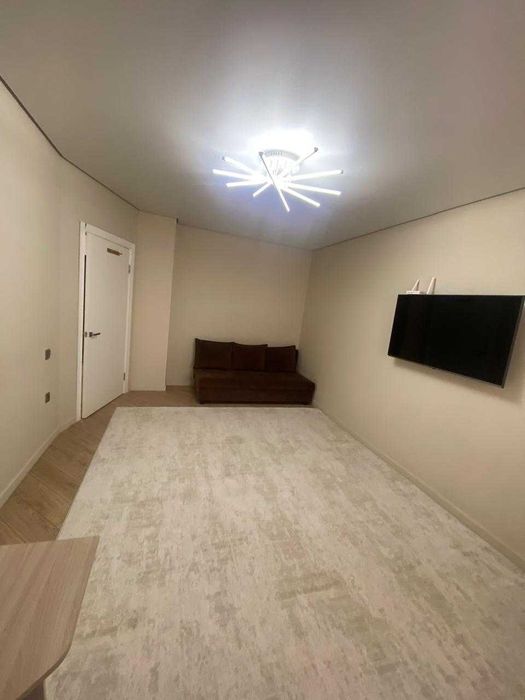 Продается 1 ком  2-база  площадь 50