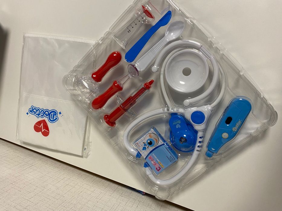 Малък доктор - комплект с престилка - в синьо