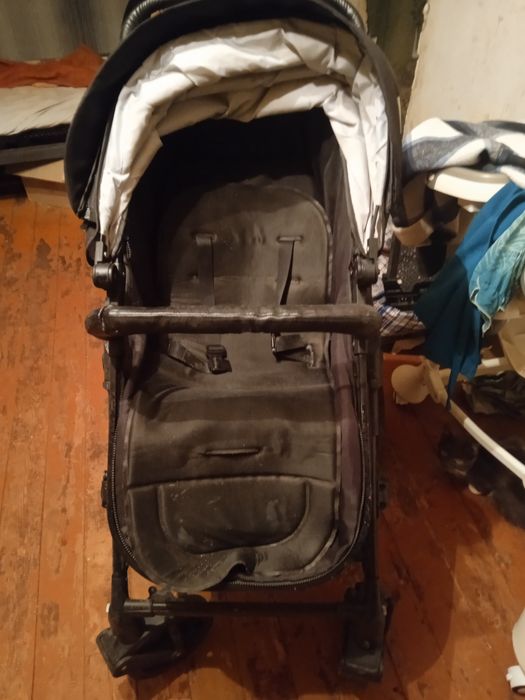 Каляска чёрного цвета рабочая