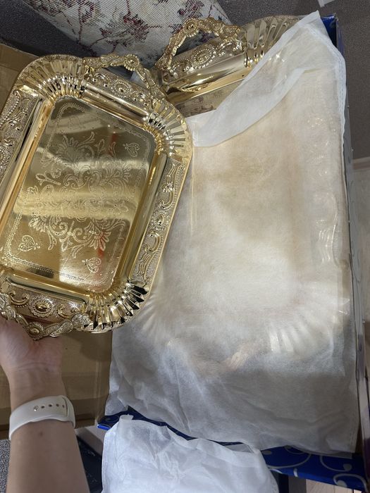 Золотистые подносы новый