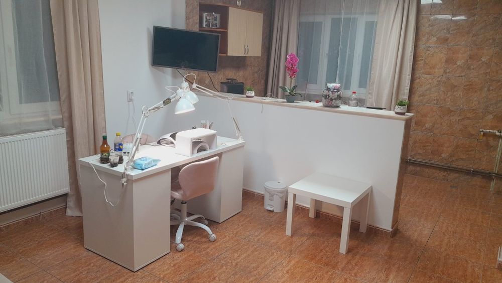 Spațiu pentru de închiriat pentru manichiură și pedichiură !