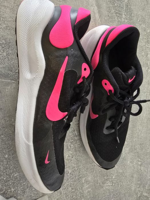 Adidasi Nike, 37 5