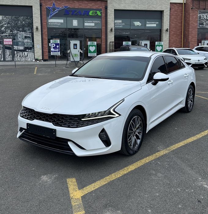 Kia k5 2023 yil oq toza