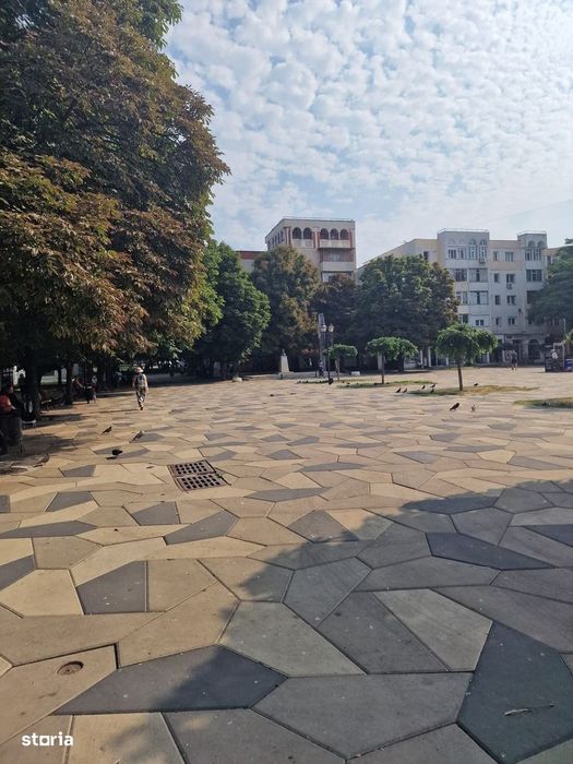 Aleea Cu Castani-Hala Centrala-Etaj 2