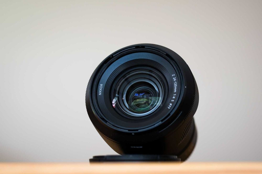 обектив Nikon NIKKOR Z 24-120mm f/4 S
