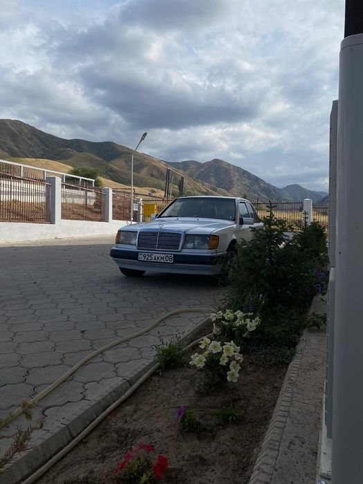 продаю Мерседес бенз 124