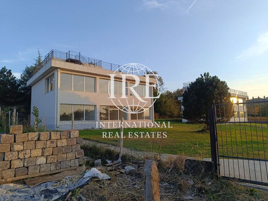 Продава се Къща в Варна, Аспарухово - 385 кв.м за 822 €/кв.м - Снимка #4