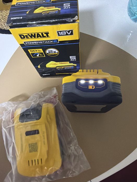 Baterii Dewalt Powerstack 5ah
