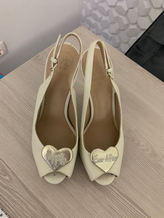 Sandale Guess marimea 36