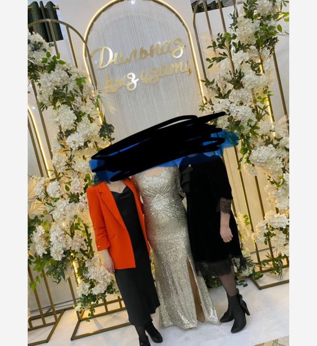 Нарядное женское платье