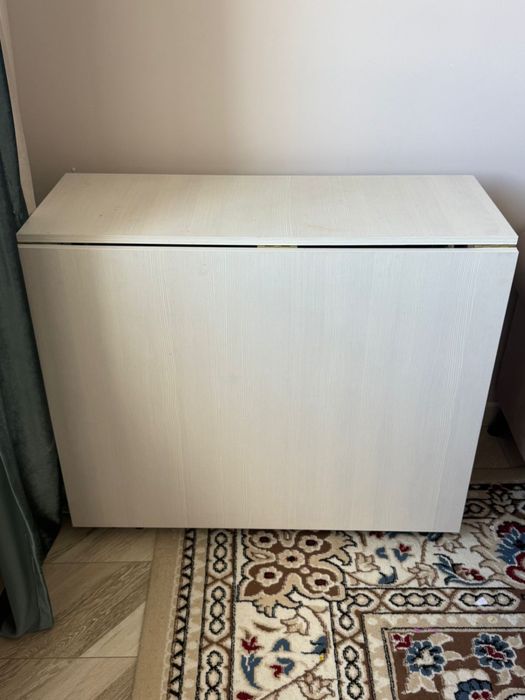 Продам стол книжка 4м