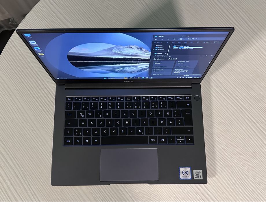 Laptop Huawei • Intel Core i5 - 8Gb RAM - SSD240 - taste iluminate - aluminiu