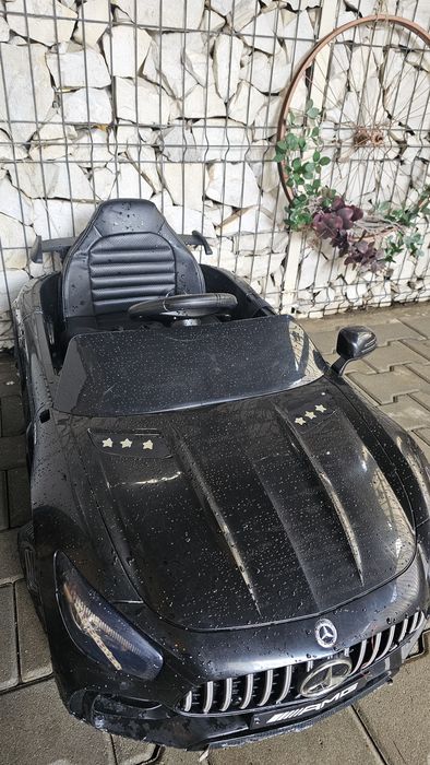 Masinuta electrica cu telecomanda