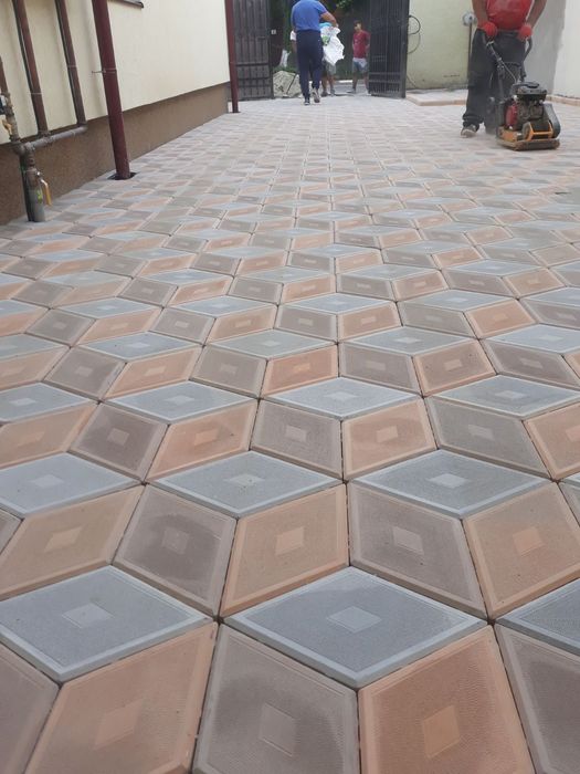 Fabrica - pavaje pentru curte - model 18.5x18.5 patinat pavele montaj
