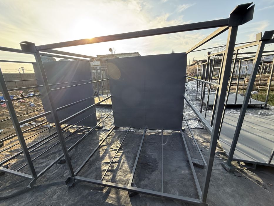 Boxpaleti metalici ieftini industriali cu tabla