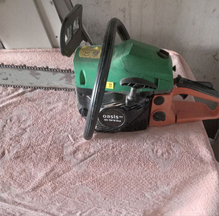 Продаю бензопилу