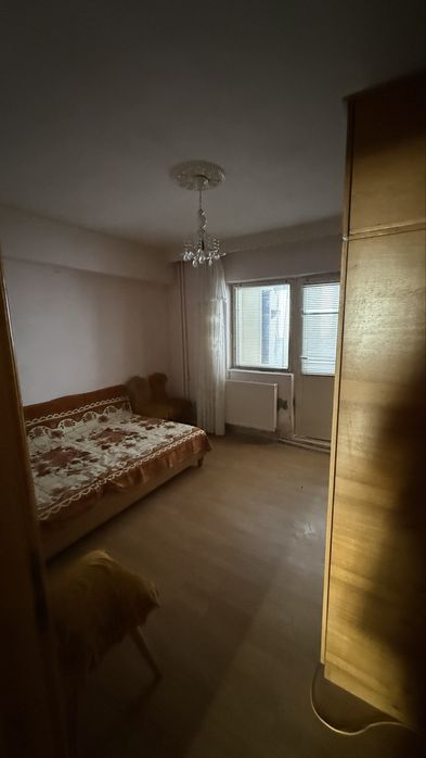 Vând apartament 3 camere zonă centrală
