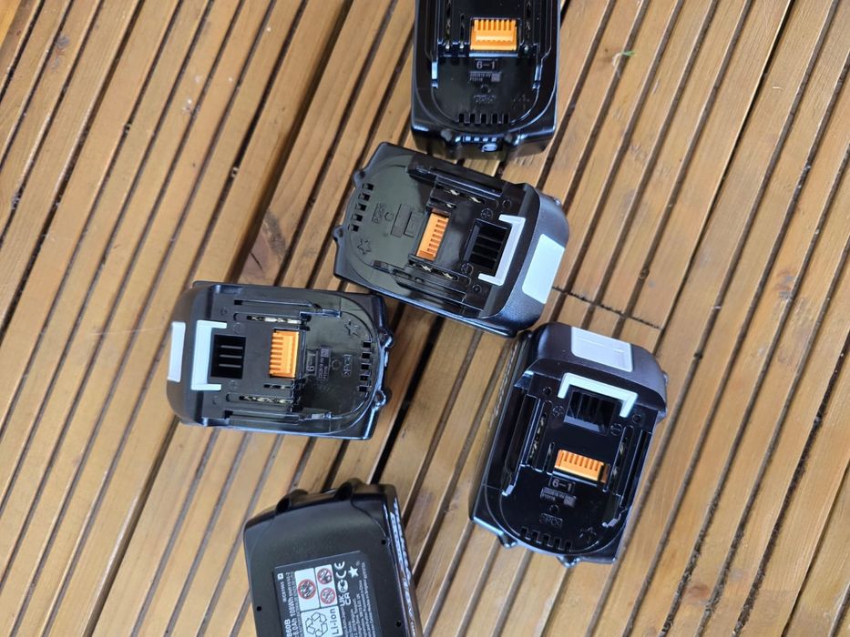 Vând baterie makita 6ah 18v