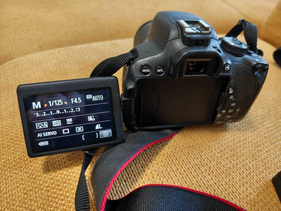 Фотоапарат Canon EOS 650D + Обектив 18-55mm IS – Перфектно състояние + Подарък чанта!